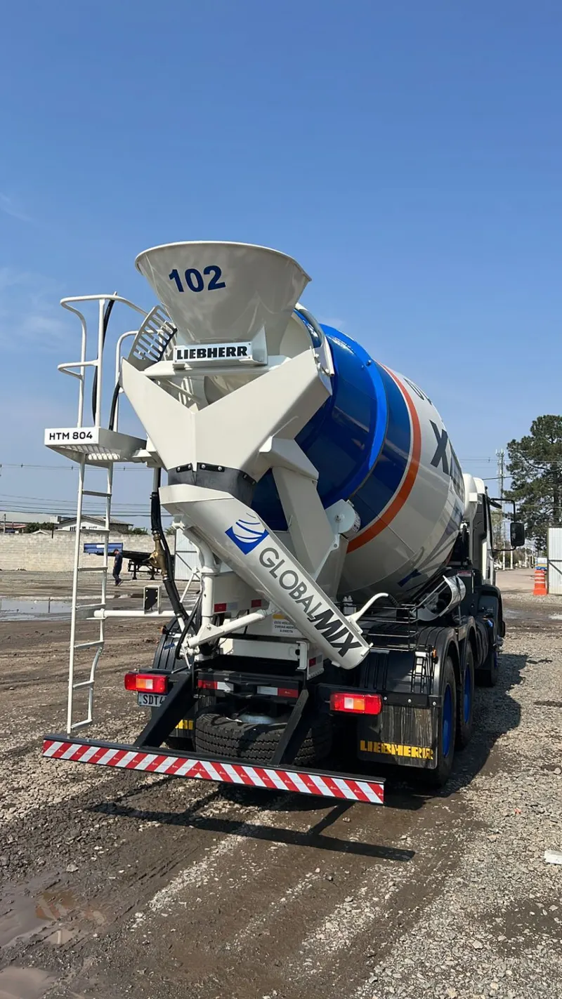 Caminhão betoneira GlobalMix negociado pela Feirão Trucks